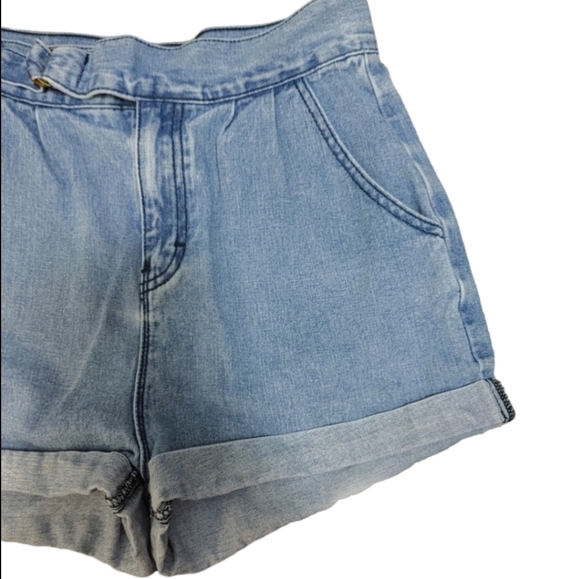 BDG Urban Outfitters Light Wash High  Waist Cuffed Denim Shorts Women's Size 2 - Picture 4 of 7